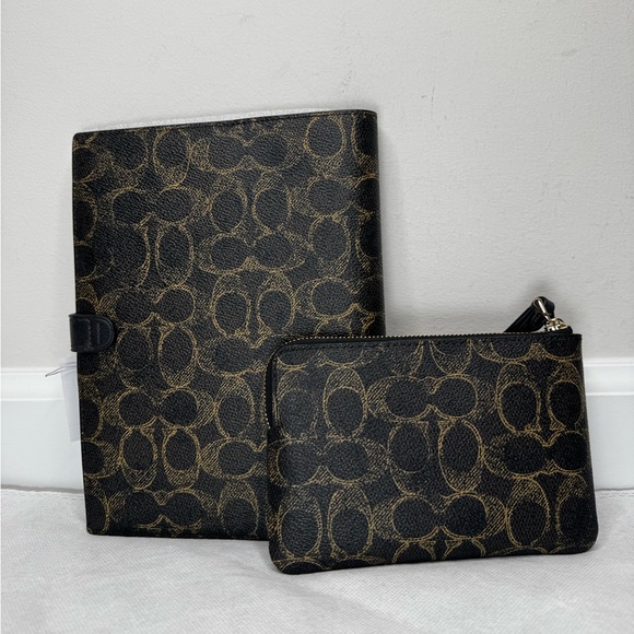NWT Coach Notebook & Corner Zip Wristlet in Loved Signature Canvas Black/ Gold - Picture 3 of 4